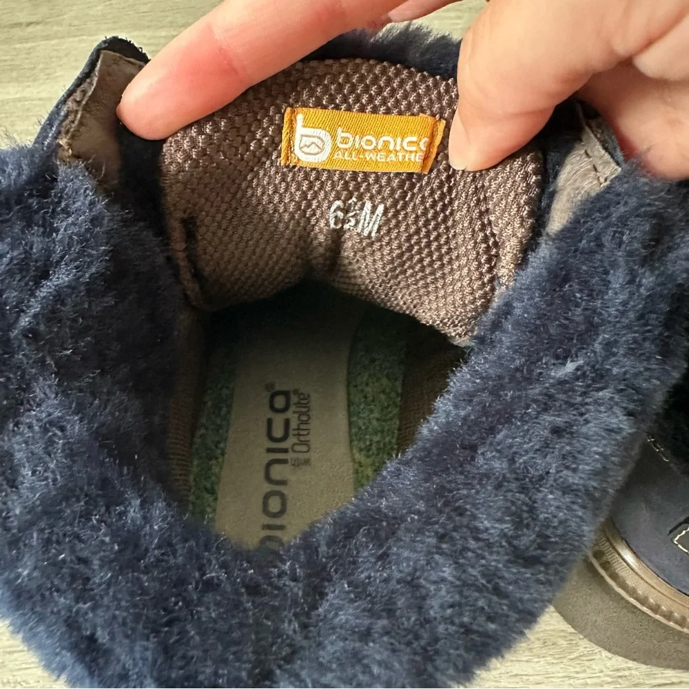 Bionica navy blue suede and shearling trim boots 6.5 - Picture 4 of 5